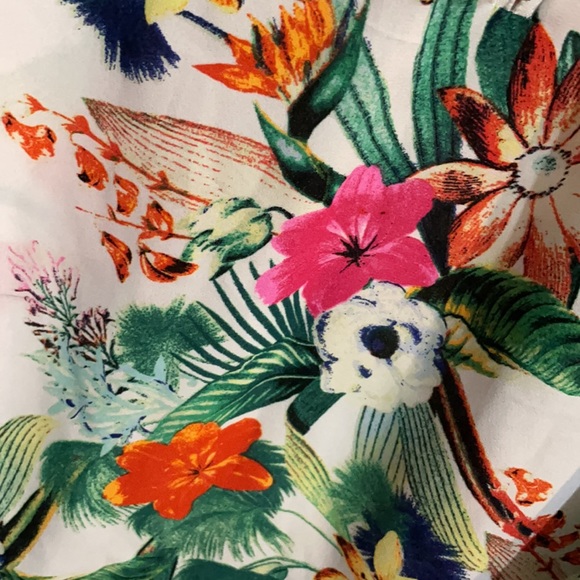 Bright flower pattern blouse tank with zipper - Picture 3 of 5